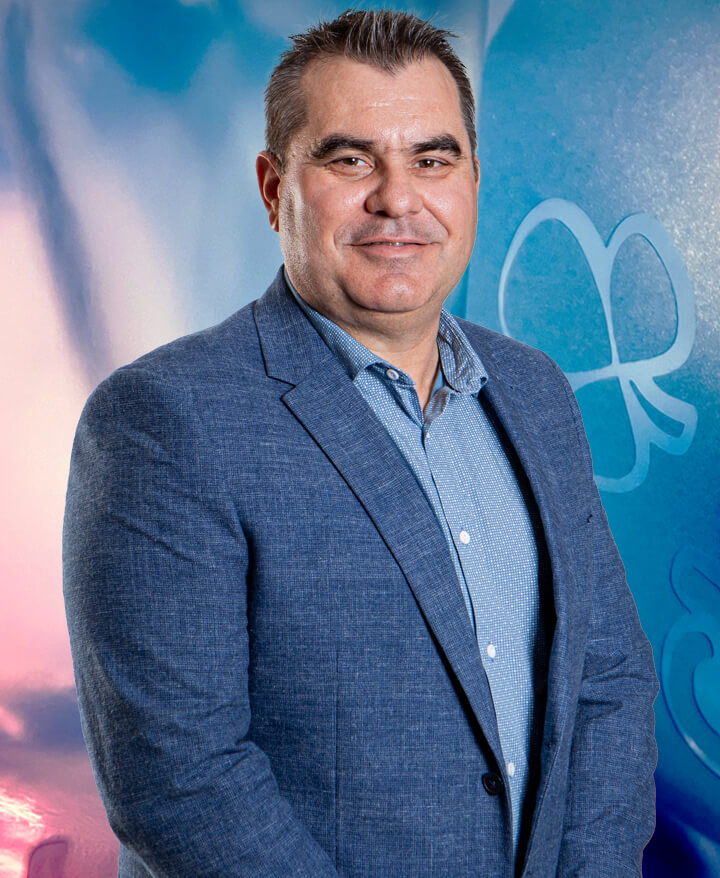 Portrait of STEVEN VELTHUYSEN